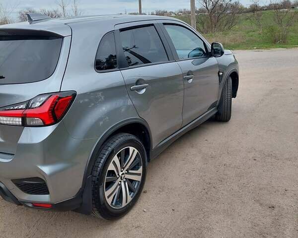 Серый Мицубиси Outlander Sport, объемом двигателя 2 л и пробегом 102 тыс. км за 18000 $, фото 1 на Automoto.ua