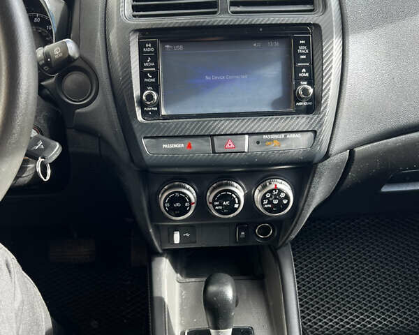 Сірий Міцубісі Outlander Sport, об'ємом двигуна 2 л та пробігом 133 тис. км за 16300 $, фото 19 на Automoto.ua