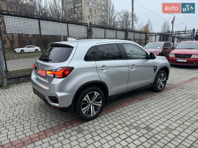 Сірий Міцубісі Outlander Sport, об'ємом двигуна 2 л та пробігом 40 тис. км за 15700 $, фото 2 на Automoto.ua