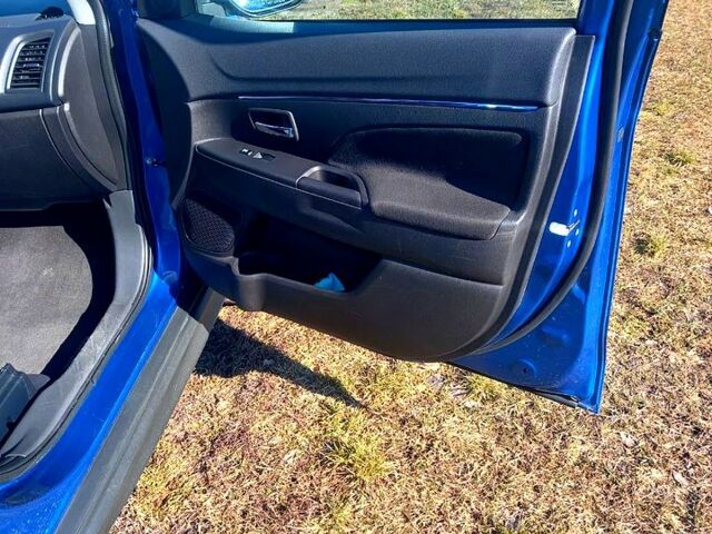 Синий Мицубиси Outlander Sport, объемом двигателя 2 л и пробегом 139 тыс. км за 11995 $, фото 7 на Automoto.ua
