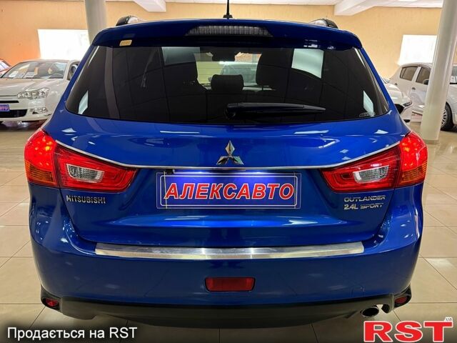 Синий Мицубиси Outlander Sport, объемом двигателя 2.4 л и пробегом 107 тыс. км за 12600 $, фото 3 на Automoto.ua