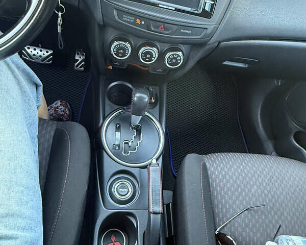Синій Міцубісі Outlander Sport, об'ємом двигуна 2 л та пробігом 140 тис. км за 15200 $, фото 21 на Automoto.ua