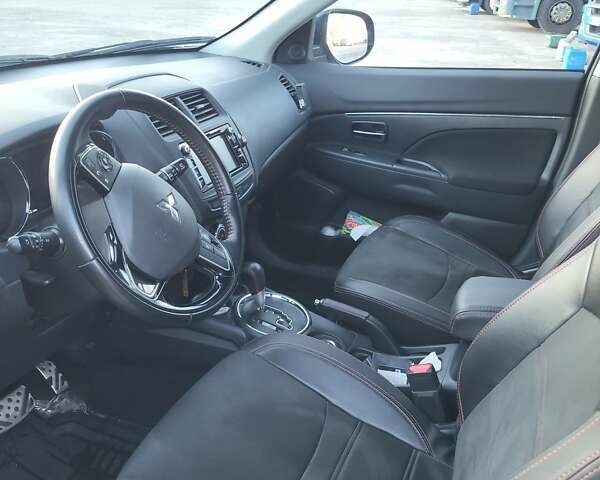 Синий Мицубиси Outlander Sport, объемом двигателя 2 л и пробегом 136 тыс. км за 13800 $, фото 4 на Automoto.ua