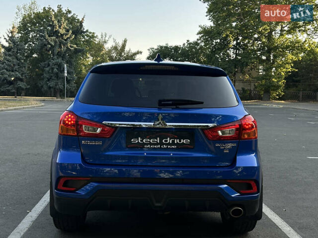 Синий Мицубиси Outlander Sport, объемом двигателя 2.36 л и пробегом 156 тыс. км за 13799 $, фото 3 на Automoto.ua