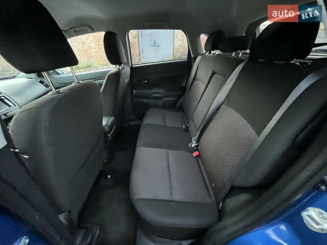 Мицубиси Outlander Sport 2018 в Виннице на Automoto.ua Синий Мицубиси Outlander Sport, объемом двигателя 2 л и пробегом 280 тыс. км за 12900 $, фото 12 на Automoto.ua