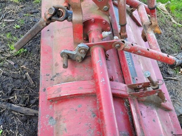 Красный Мицубиси P140, объемом двигателя 0 л и пробегом 0 тыс. км за 1000 $, фото 3 на Automoto.ua