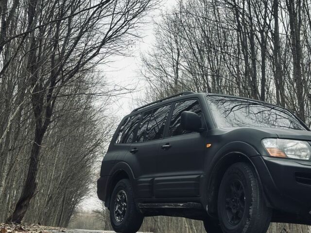 Чорний Міцубісі Shogun, об'ємом двигуна 3.4 л та пробігом 1 тис. км за 4200 $, фото 1 на Automoto.ua