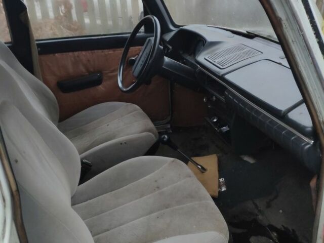 Белый Москвич / АЗЛК 2125, объемом двигателя 1.7 л и пробегом 2 тыс. км за 300 $, фото 2 на Automoto.ua