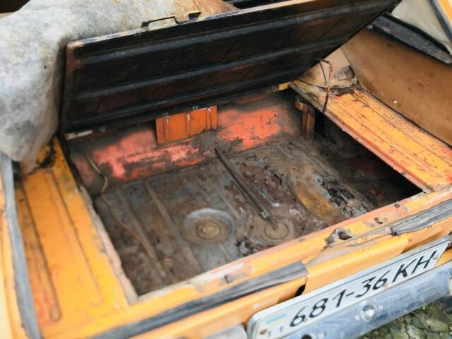 Желтый Москвич / АЗЛК 2125, объемом двигателя 0 л и пробегом 300 тыс. км за 378 $, фото 6 на Automoto.ua