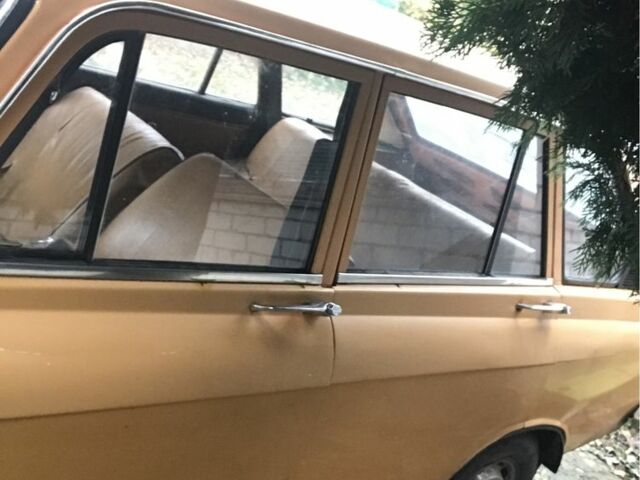 Желтый Москвич / АЗЛК 2125, объемом двигателя 0 л и пробегом 300 тыс. км за 378 $, фото 2 на Automoto.ua