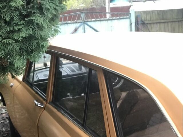 Желтый Москвич / АЗЛК 2125, объемом двигателя 0 л и пробегом 300 тыс. км за 378 $, фото 1 на Automoto.ua