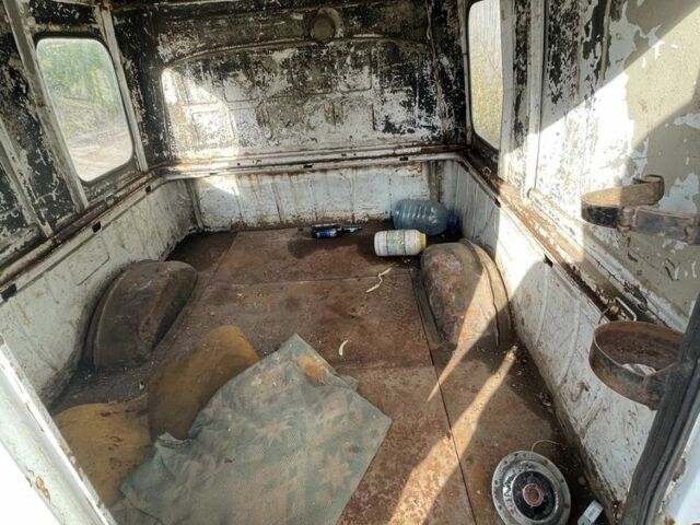 Москвич / АЗЛК 2137 1986 в Смеле на Automoto.ua Белый Москвич / АЗЛК 2137, объемом двигателя 0 л и пробегом 90 тыс. км за 333 $, фото 3 на Automoto.ua