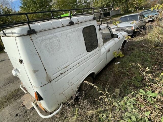 Москвич / АЗЛК 2137 1986 в Смеле на Automoto.ua Белый Москвич / АЗЛК 2137, объемом двигателя 0 л и пробегом 90 тыс. км за 333 $, фото 4 на Automoto.ua