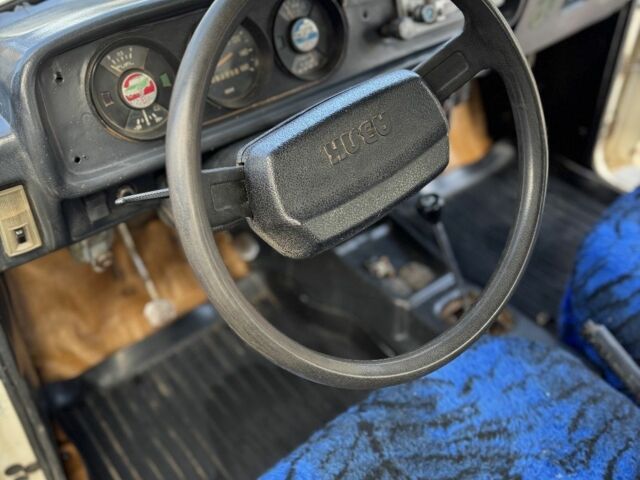 Белый Москвич / АЗЛК 2137, объемом двигателя 0 л и пробегом 300 тыс. км за 500 $, фото 6 на Automoto.ua