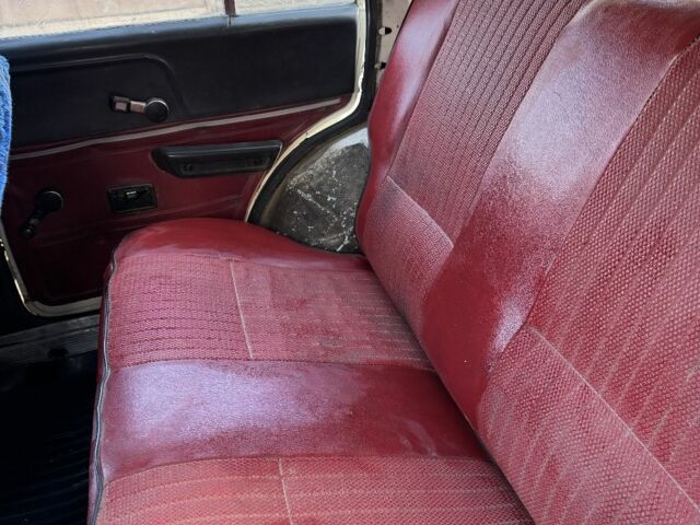 Белый Москвич / АЗЛК 2137, объемом двигателя 0 л и пробегом 300 тыс. км за 500 $, фото 11 на Automoto.ua