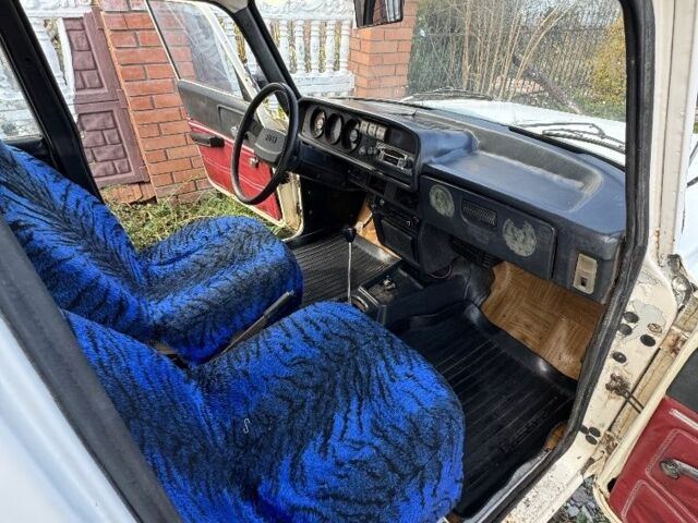 Белый Москвич / АЗЛК 2137, объемом двигателя 0 л и пробегом 300 тыс. км за 500 $, фото 8 на Automoto.ua