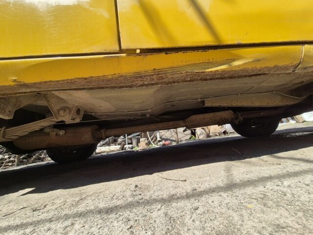 Желтый Москвич / АЗЛК 2137, объемом двигателя 1.5 л и пробегом 40 тыс. км за 384 $, фото 3 на Automoto.ua