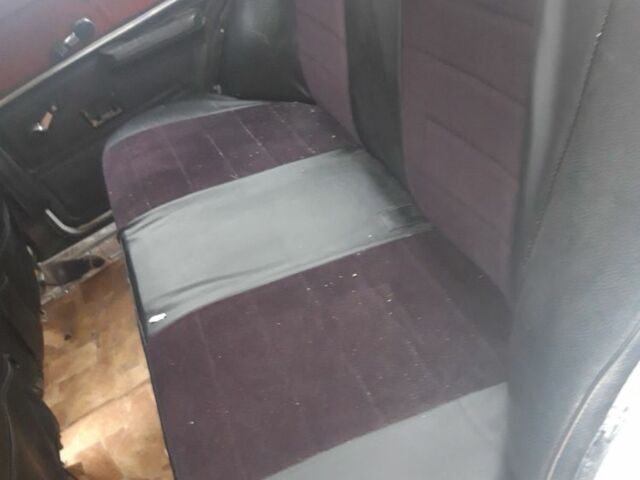 Белый Москвич / АЗЛК 2140, объемом двигателя 0 л и пробегом 25 тыс. км за 500 $, фото 4 на Automoto.ua