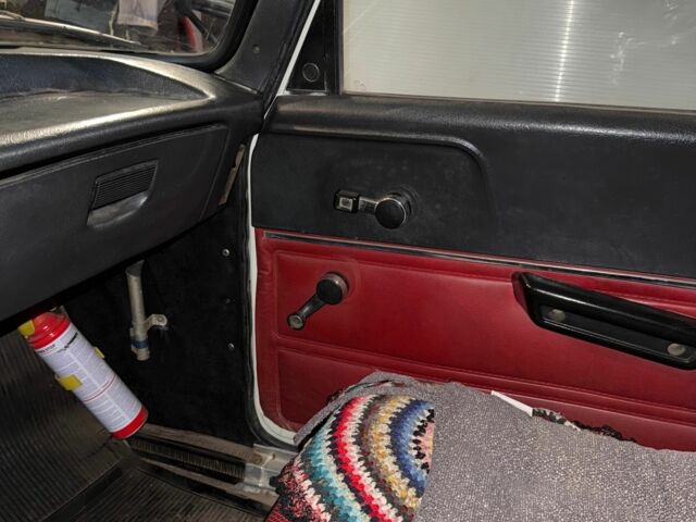 Белый Москвич / АЗЛК 2140, объемом двигателя 1.5 л и пробегом 26 тыс. км за 477 $, фото 6 на Automoto.ua