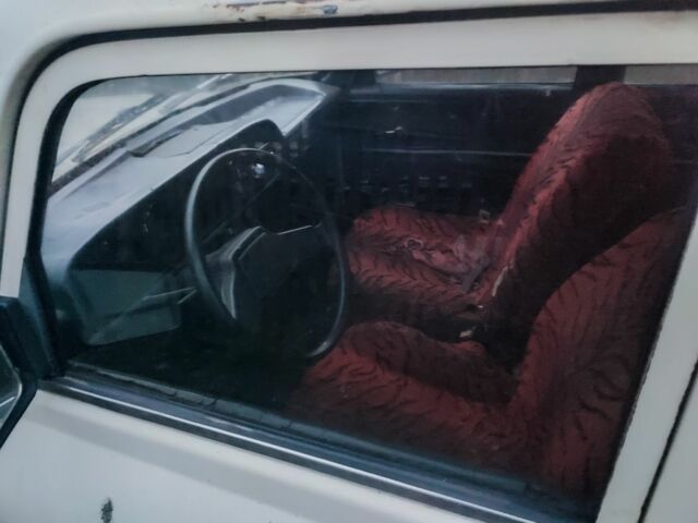 Белый Москвич / АЗЛК 2140, объемом двигателя 0 л и пробегом 432 тыс. км за 284 $, фото 4 на Automoto.ua