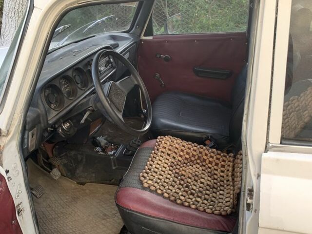 Білий Москвич / АЗЛК 2140, об'ємом двигуна 1.6 л та пробігом 1000 тис. км за 401 $, фото 4 на Automoto.ua