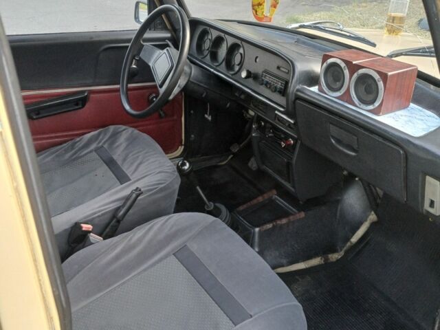 Бежевый Москвич / АЗЛК 2140, объемом двигателя 1 л и пробегом 100 тыс. км за 386 $, фото 7 на Automoto.ua