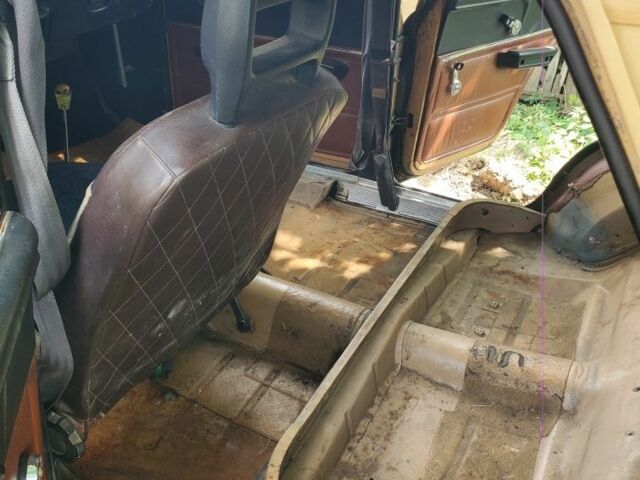 Коричневый Москвич / АЗЛК 2140, объемом двигателя 1.48 л и пробегом 100 тыс. км за 900 $, фото 7 на Automoto.ua