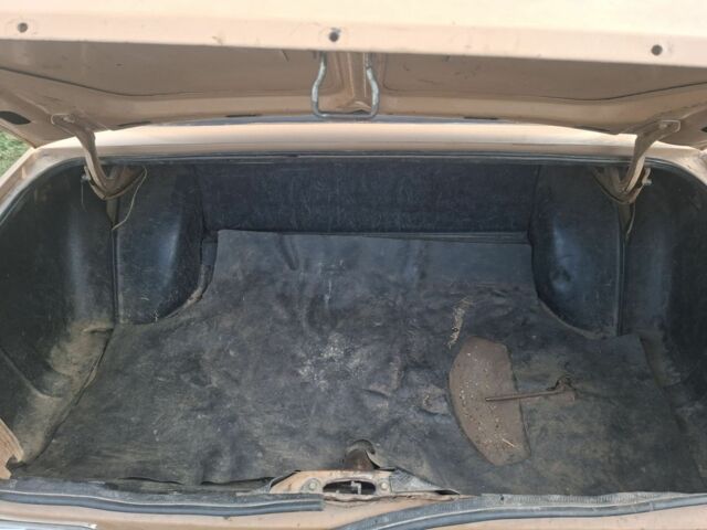 Москвич / АЗЛК 2140 1988 в Марганце на Automoto.ua Коричневый Москвич / АЗЛК 2140, объемом двигателя 0 л и пробегом 158 тыс. км за 292 $, фото 7 на Automoto.ua