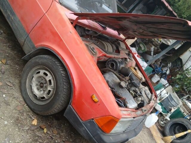 Красный Москвич / АЗЛК 2140, объемом двигателя 2 л и пробегом 1000 тыс. км за 345 $, фото 2 на Automoto.ua