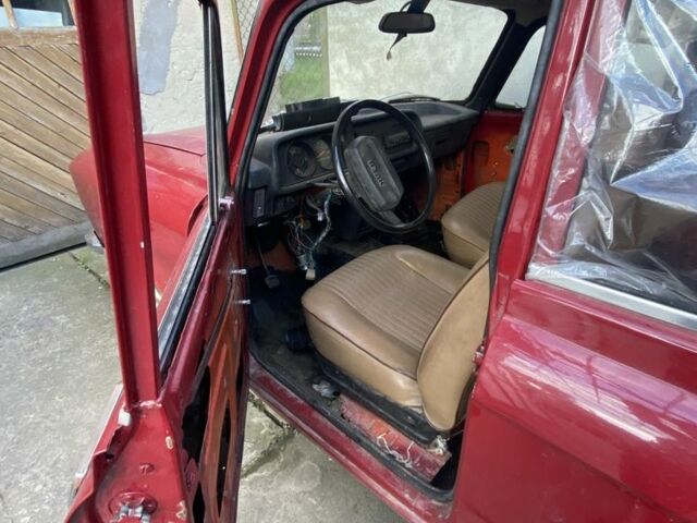 Красный Москвич / АЗЛК 2140, объемом двигателя 1.5 л и пробегом 50 тыс. км за 300 $, фото 4 на Automoto.ua