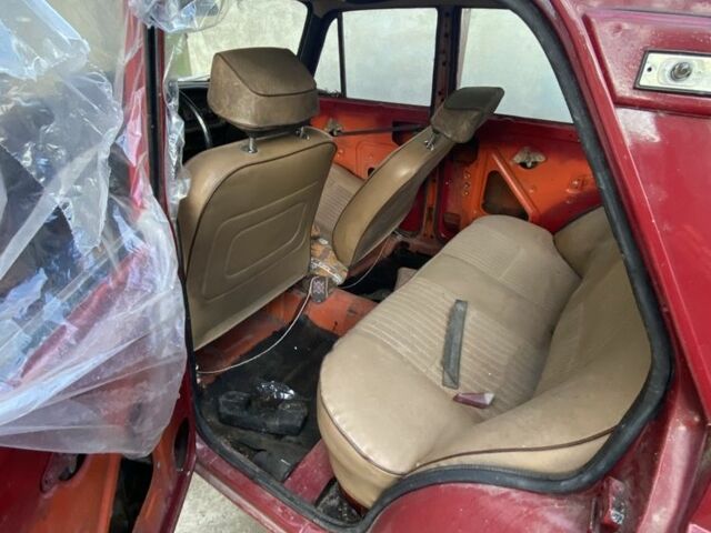 Красный Москвич / АЗЛК 2140, объемом двигателя 1.5 л и пробегом 50 тыс. км за 300 $, фото 3 на Automoto.ua