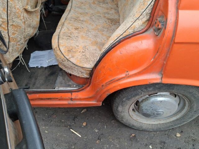 Красный Москвич / АЗЛК 2140, объемом двигателя 1.5 л и пробегом 62 тыс. км за 261 $, фото 2 на Automoto.ua