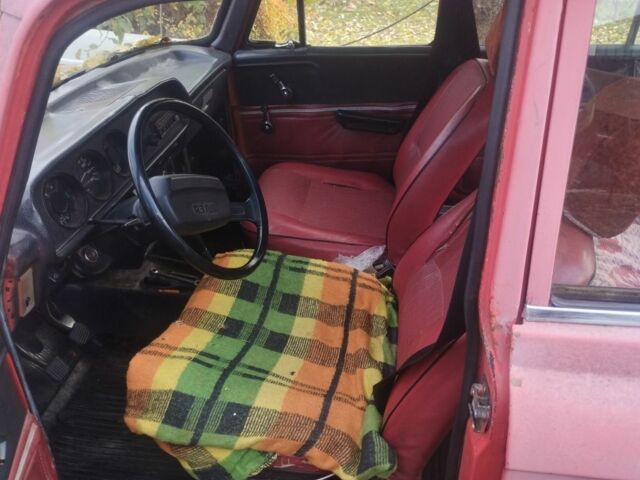 Москвич / АЗЛК 2140 1981 в Ромнах на Automoto.ua Красный Москвич / АЗЛК 2140, объемом двигателя 0 л и пробегом 98 тыс. км за 300 $, фото 4 на Automoto.ua