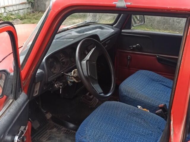 Красный Москвич / АЗЛК 2140, объемом двигателя 0 л и пробегом 1000 тыс. км за 550 $, фото 4 на Automoto.ua