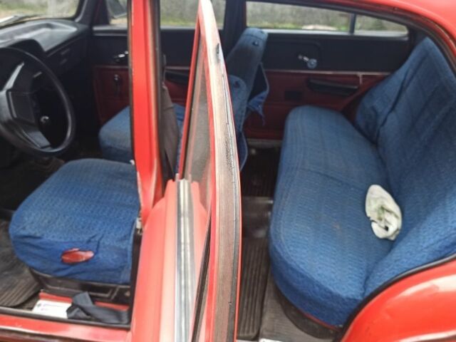 Красный Москвич / АЗЛК 2140, объемом двигателя 0 л и пробегом 1000 тыс. км за 550 $, фото 5 на Automoto.ua