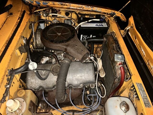 Желтый Москвич / АЗЛК 2140, объемом двигателя 1.5 л и пробегом 200 тыс. км за 203 $, фото 5 на Automoto.ua