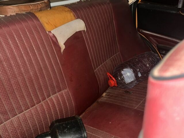 Желтый Москвич / АЗЛК 2140, объемом двигателя 1.5 л и пробегом 200 тыс. км за 203 $, фото 7 на Automoto.ua