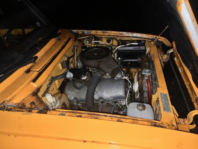 Желтый Москвич / АЗЛК 2140, объемом двигателя 1.5 л и пробегом 200 тыс. км за 203 $, фото 4 на Automoto.ua