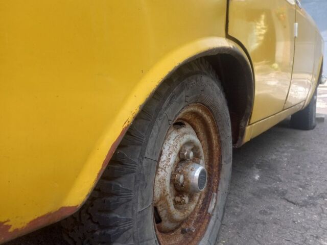 Желтый Москвич / АЗЛК 2140, объемом двигателя 0 л и пробегом 96 тыс. км за 350 $, фото 4 на Automoto.ua