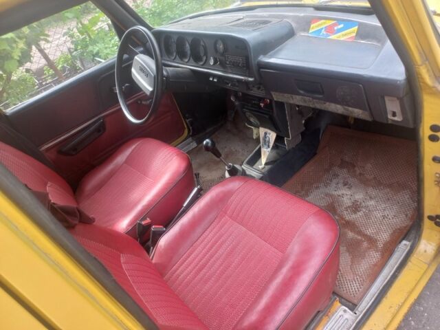 Желтый Москвич / АЗЛК 2140, объемом двигателя 0 л и пробегом 96 тыс. км за 350 $, фото 5 на Automoto.ua