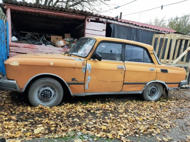 Желтый Москвич / АЗЛК 2140, объемом двигателя 1.5 л и пробегом 138 тыс. км за 131 $, фото 2 на Automoto.ua