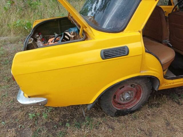 Желтый Москвич / АЗЛК 2140, объемом двигателя 0 л и пробегом 1000 тыс. км за 550 $, фото 8 на Automoto.ua