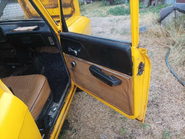 Желтый Москвич / АЗЛК 2140, объемом двигателя 0 л и пробегом 1000 тыс. км за 550 $, фото 7 на Automoto.ua