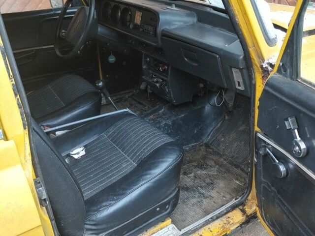 Желтый Москвич / АЗЛК 2140, объемом двигателя 0 л и пробегом 84 тыс. км за 195 $, фото 7 на Automoto.ua