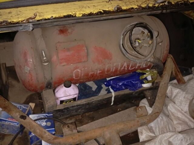 Желтый Москвич / АЗЛК 2140, объемом двигателя 0 л и пробегом 150 тыс. км за 190 $, фото 3 на Automoto.ua