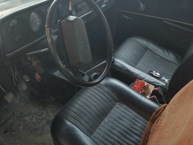 Желтый Москвич / АЗЛК 2140, объемом двигателя 0 л и пробегом 84 тыс. км за 195 $, фото 6 на Automoto.ua