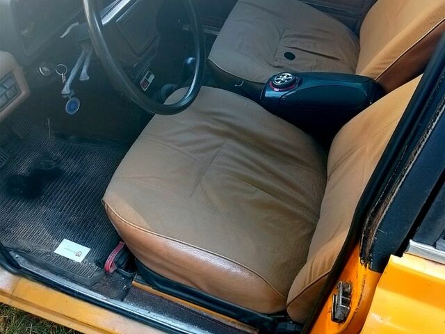 Москвич / АЗЛК 2140 1986 в Броварах на Automoto.ua Желтый Москвич / АЗЛК 2140, объемом двигателя 1.5 л и пробегом 149 тыс. км за 600 $, фото 6 на Automoto.ua