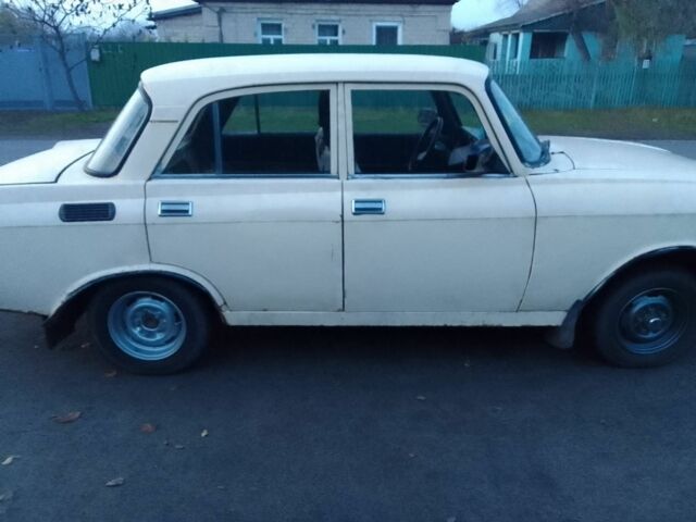 Желтый Москвич / АЗЛК 2140, объемом двигателя 1 л и пробегом 7 тыс. км за 357 $, фото 2 на Automoto.ua