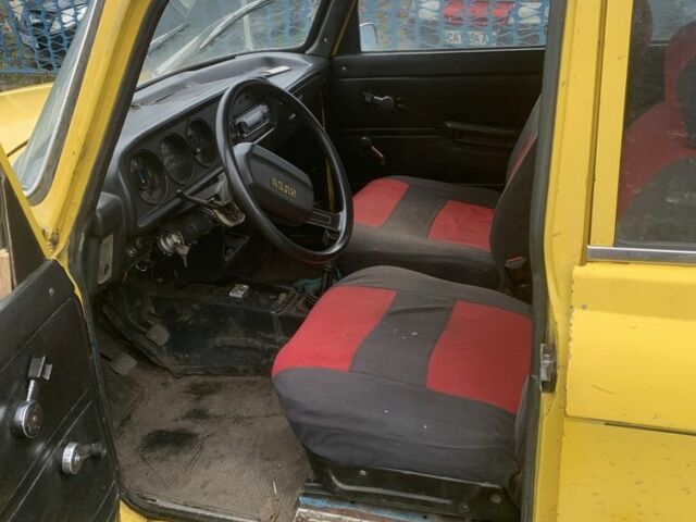 Жовтий Москвич / АЗЛК 2140, об'ємом двигуна 1.5 л та пробігом 147 тис. км за 308 $, фото 4 на Automoto.ua