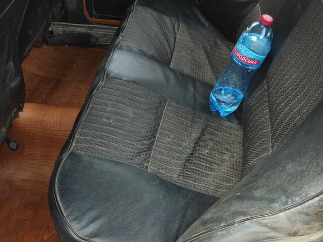 Жовтий Москвич / АЗЛК 2140, об'ємом двигуна 1.6 л та пробігом 700 тис. км за 471 $, фото 7 на Automoto.ua